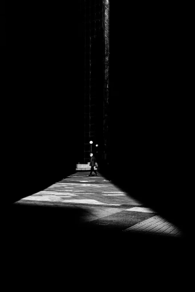 Nihilism è un progetto di Street Photography di Raffaele Izzo