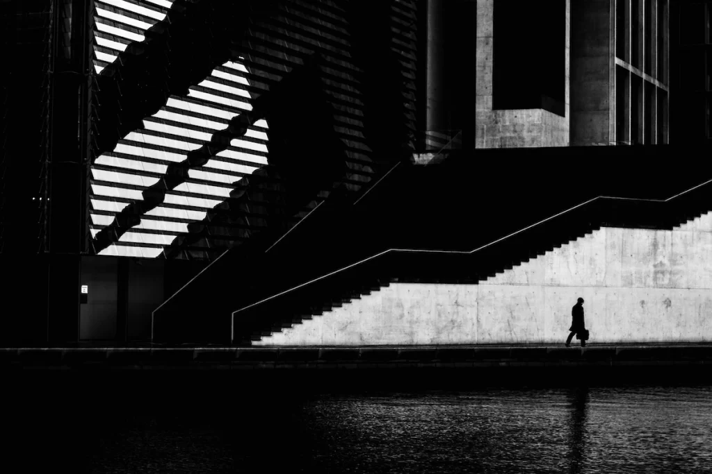 Nihilism è un progetto di Street Photography di Raffaele Izzo