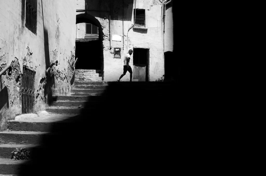Nihilism è un progetto di Street Photography di Raffaele Izzo