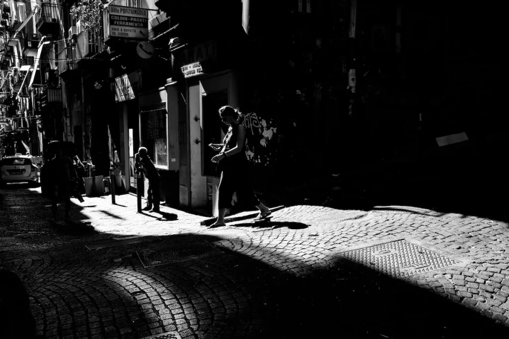 Nihilism è un progetto di Street Photography di Raffaele Izzo